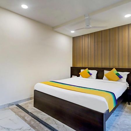 Itsy Hotels Neeranand Plaza Колката Екстер'єр фото