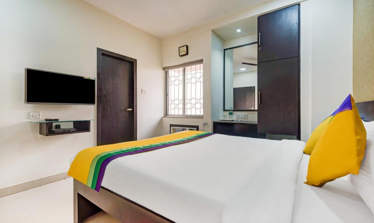 Itsy Hotels Neeranand Plaza Колката Екстер'єр фото