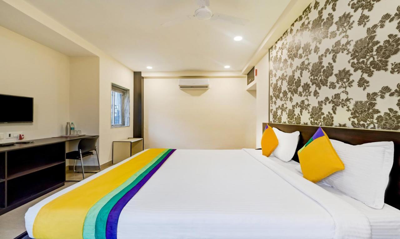 Itsy Hotels Neeranand Plaza Колката Екстер'єр фото