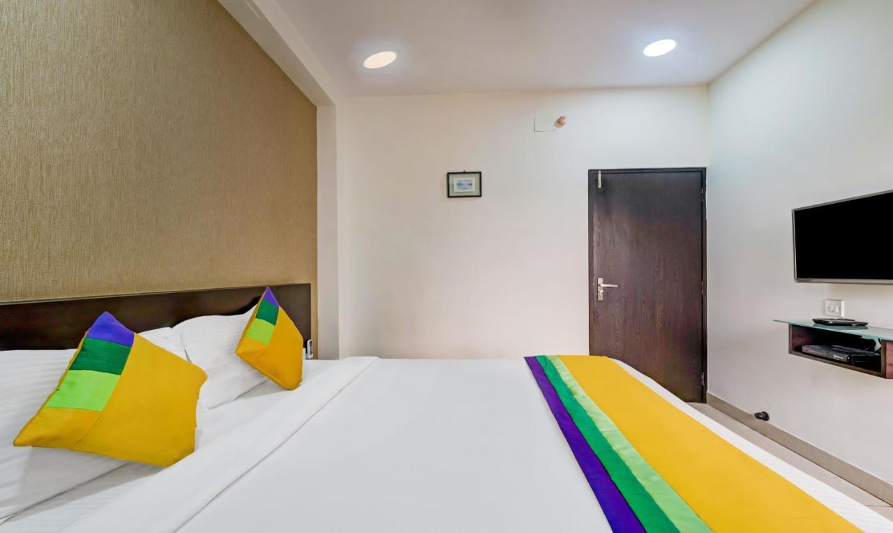 Itsy Hotels Neeranand Plaza Колката Екстер'єр фото