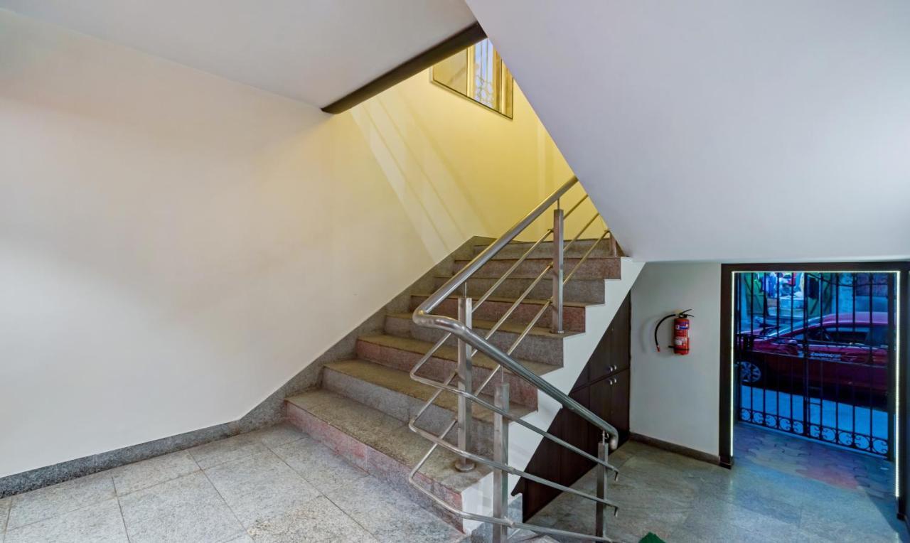 Itsy Hotels Neeranand Plaza Колката Екстер'єр фото