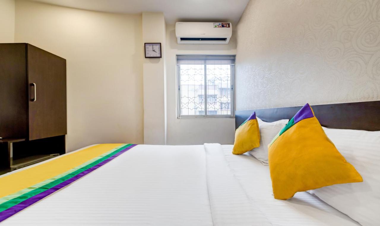 Itsy Hotels Neeranand Plaza Колката Екстер'єр фото