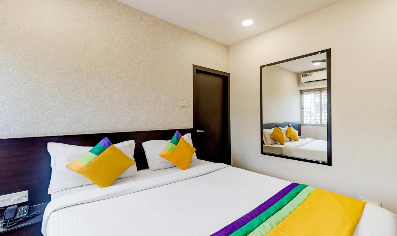 Itsy Hotels Neeranand Plaza Колката Екстер'єр фото
