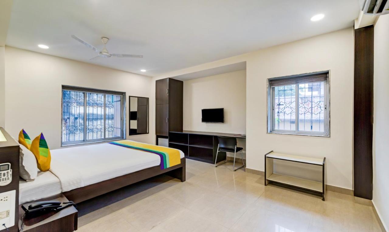 Itsy Hotels Neeranand Plaza Колката Екстер'єр фото